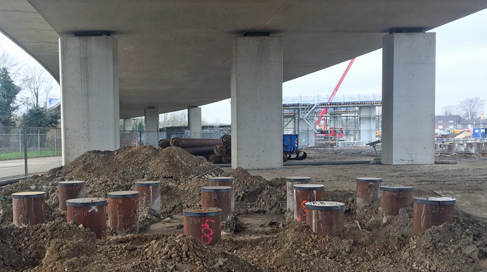 funderingspalen onder de bestaande brug