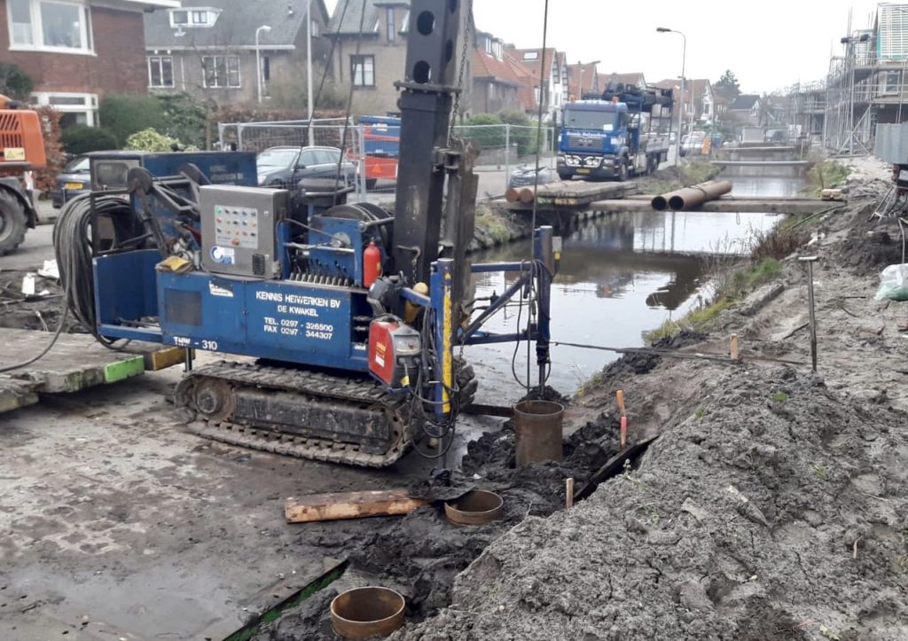Project - Solines levert stalen buizen voor fundering van brug