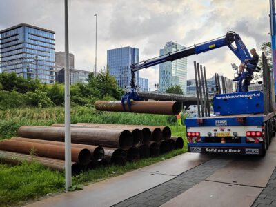 Stalen buizen voor fundering van een trambaan
